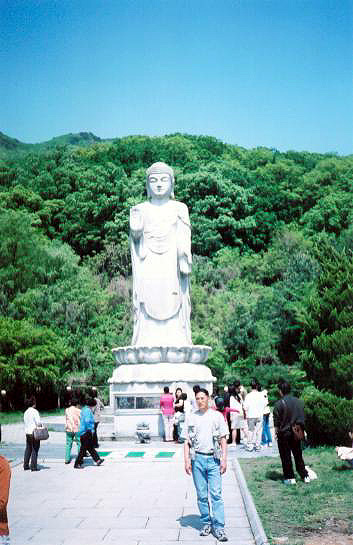 Most Bhuddist temples in Korea are situated on mountains.